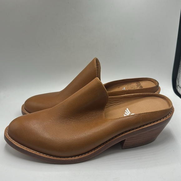 Fortress Of Inca Michelle Mule in Caramel - Picture 4 of 11